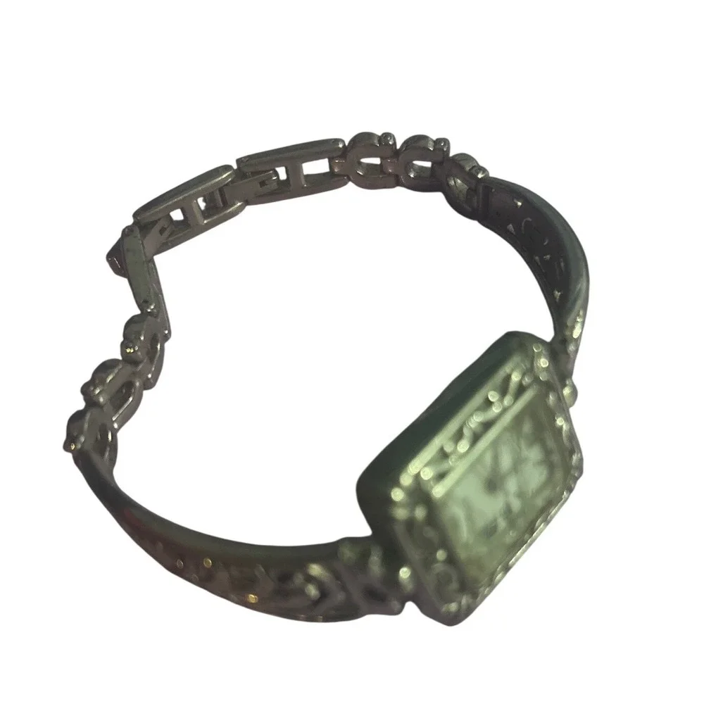 Decade quartz watch